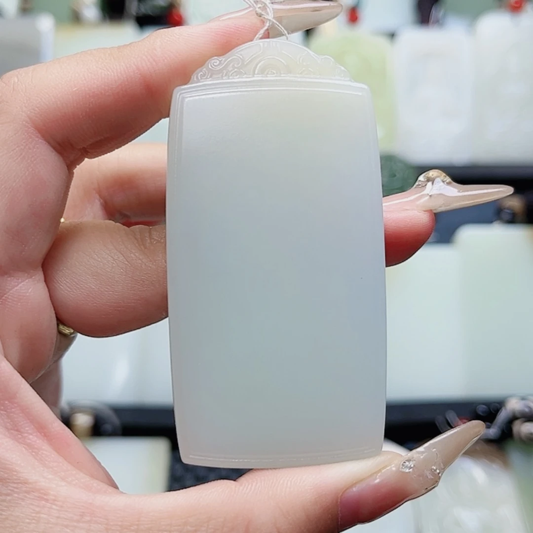 【闪购商品】颈饰未镶嵌和田玉?