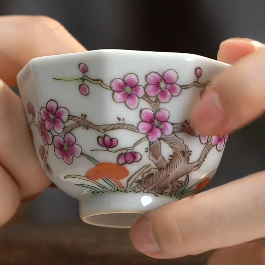 粉彩梅花纹八方杯