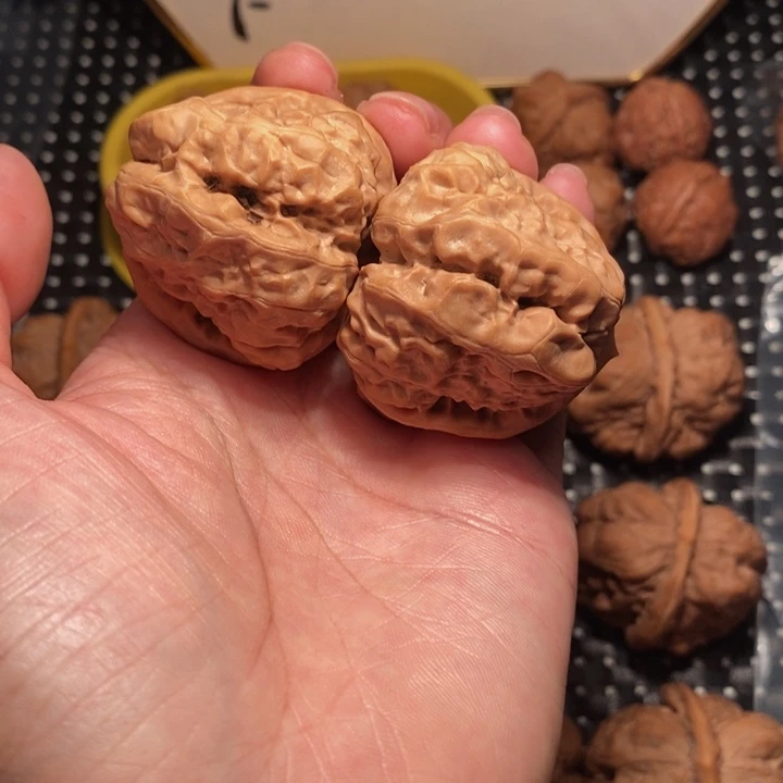 那***想把件文玩核桃四开八腿