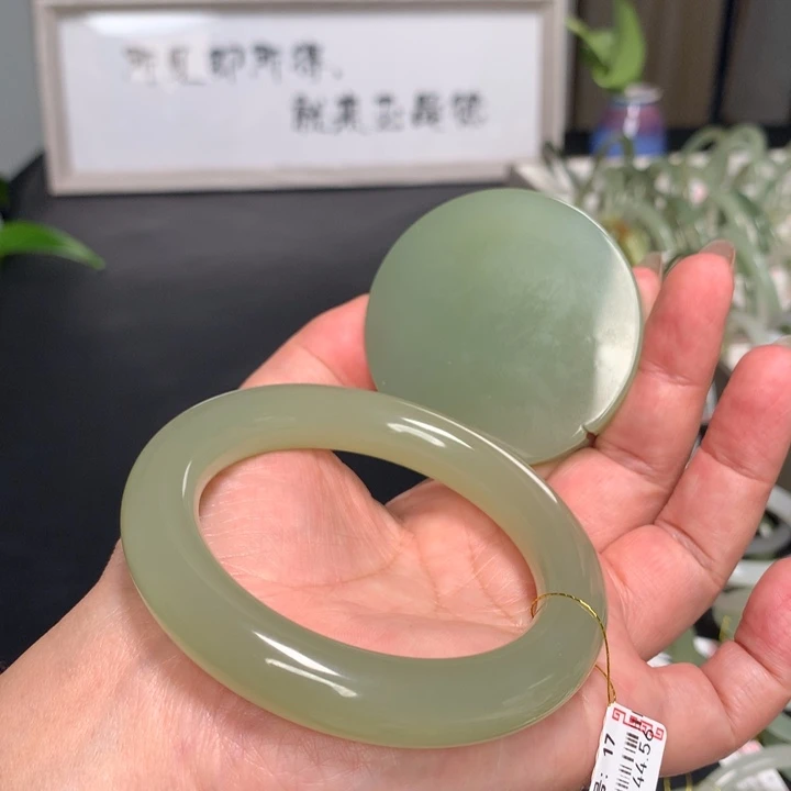 和田玉手镯未镶嵌56