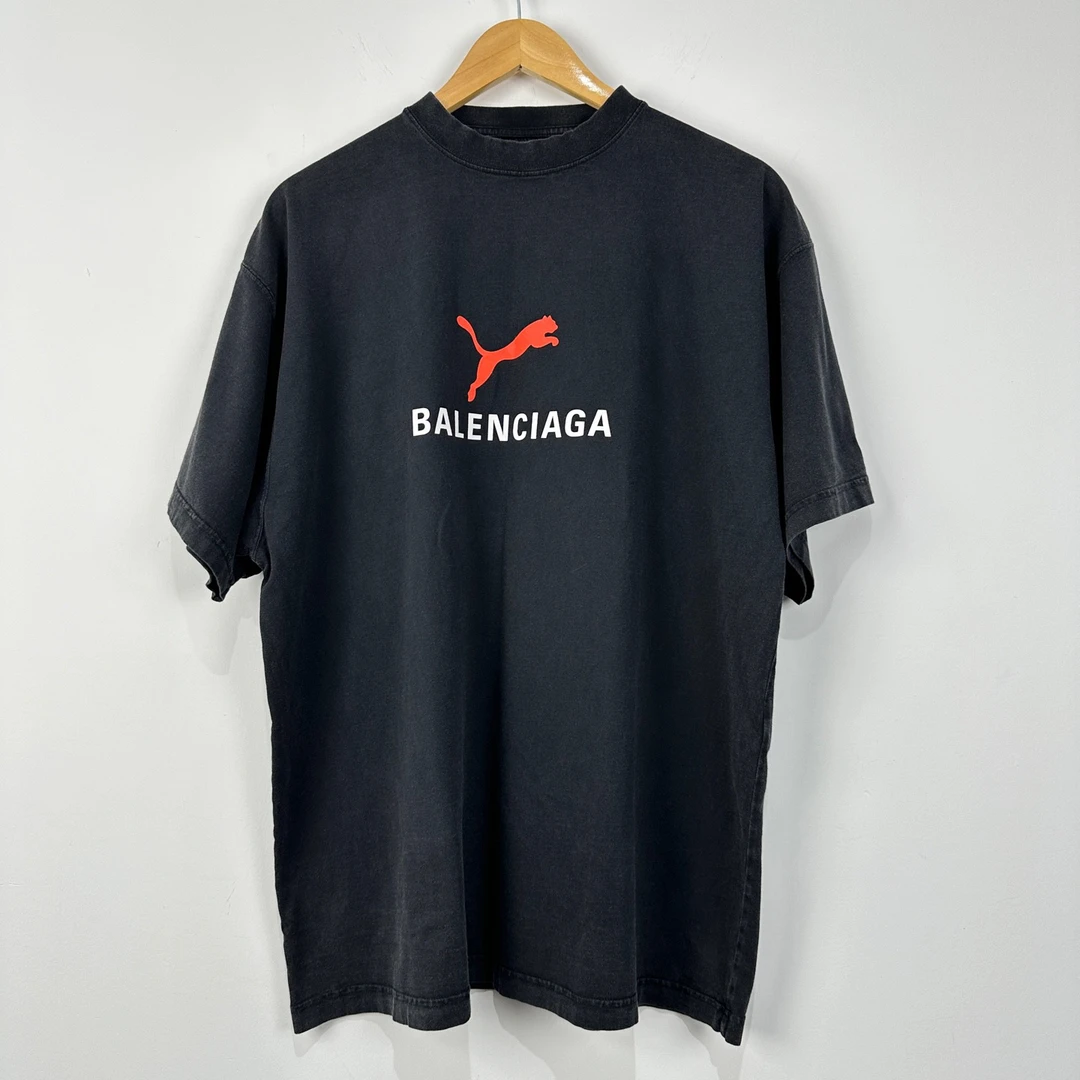 99新 Balenciaga/巴黎世家 PUMA 联名FW25新款做旧短袖  1码