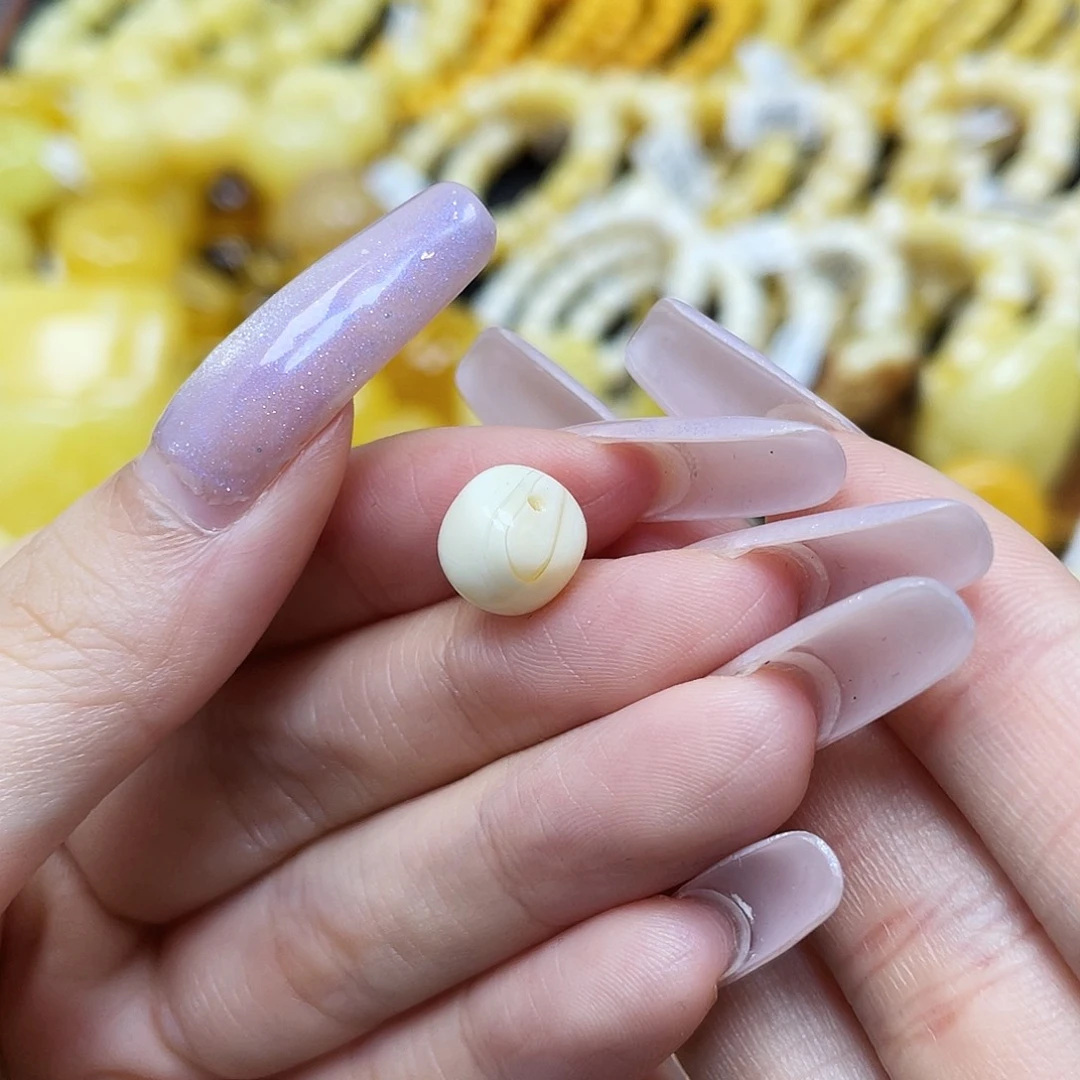 樱***琥珀未镶嵌裸石老型9.1✖️8.1mm瑕