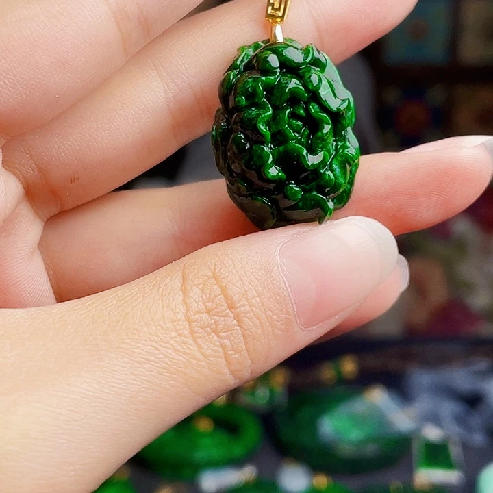 翡翠18K金镶嵌颈饰多样性