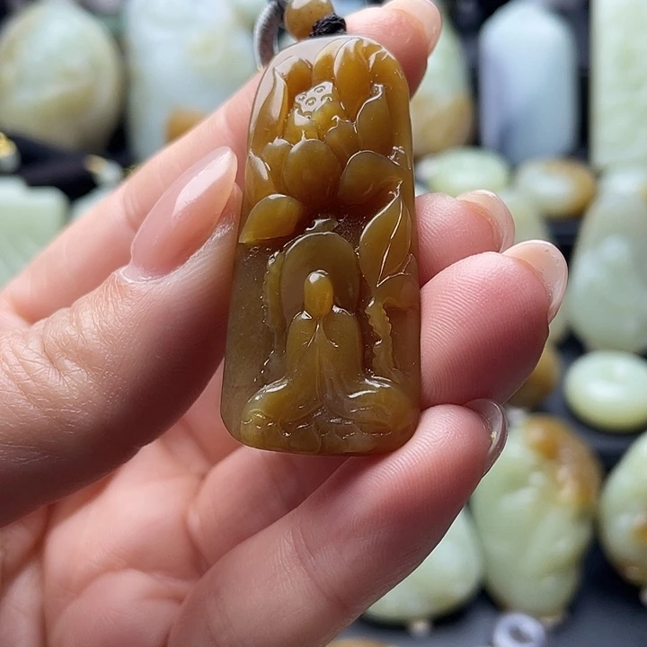 和田玉（糖玉）未镶嵌颈饰