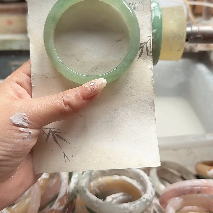 石英质玉未镶嵌手镯