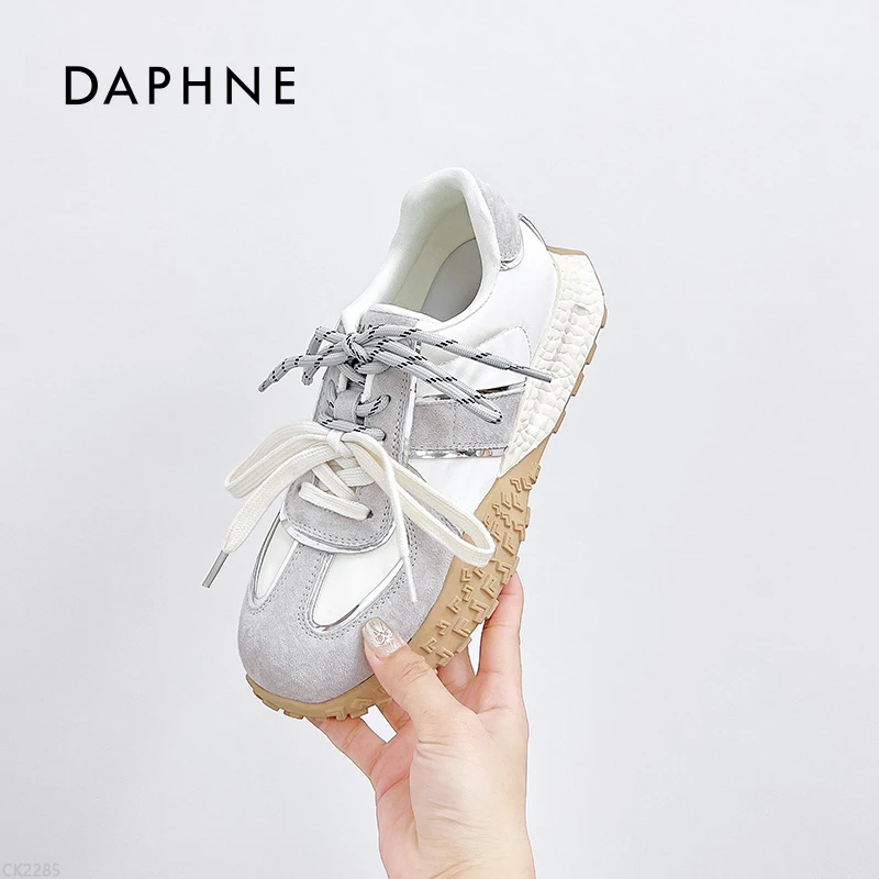 达芙妮2025春季亮色德迅鞋时尚舒适经典平底户外款LL