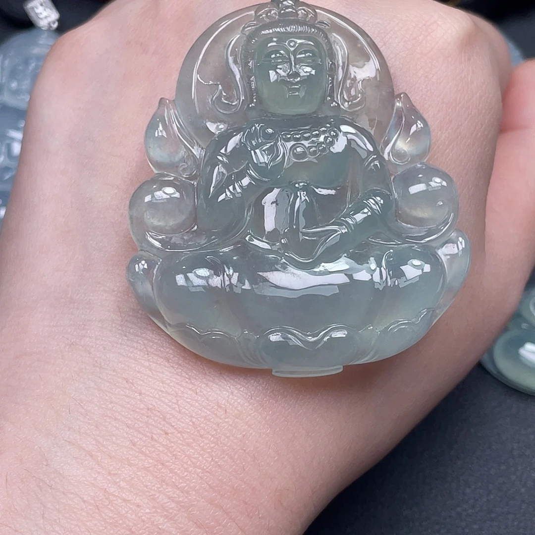 翡翠未镶嵌颈饰观音