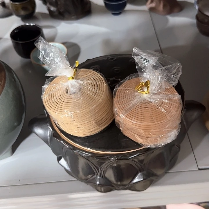 达***风主人杯一个，瓷。品茗赏