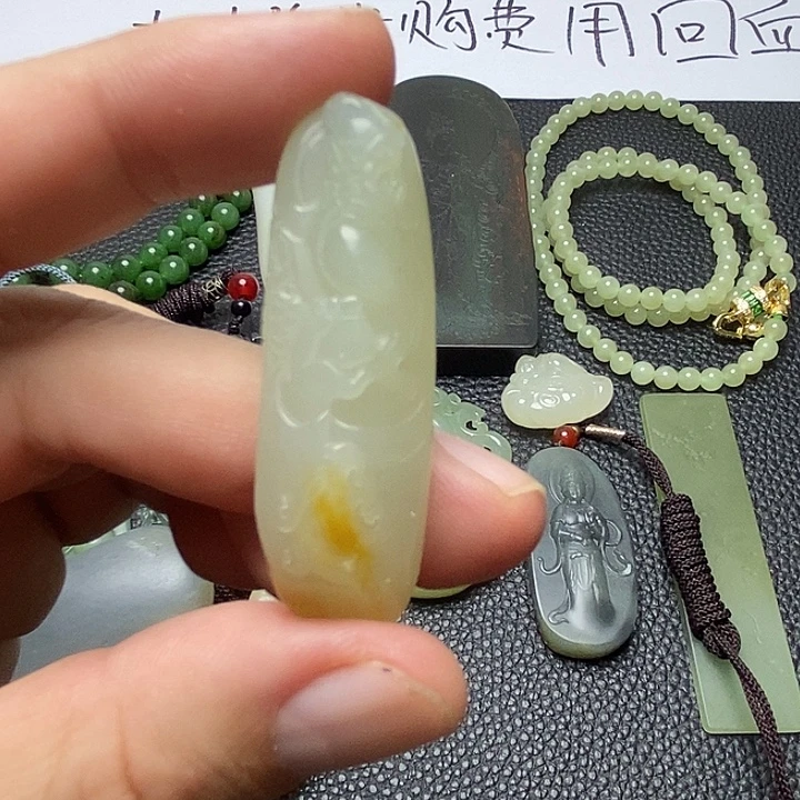 和田玉未镶嵌车挂