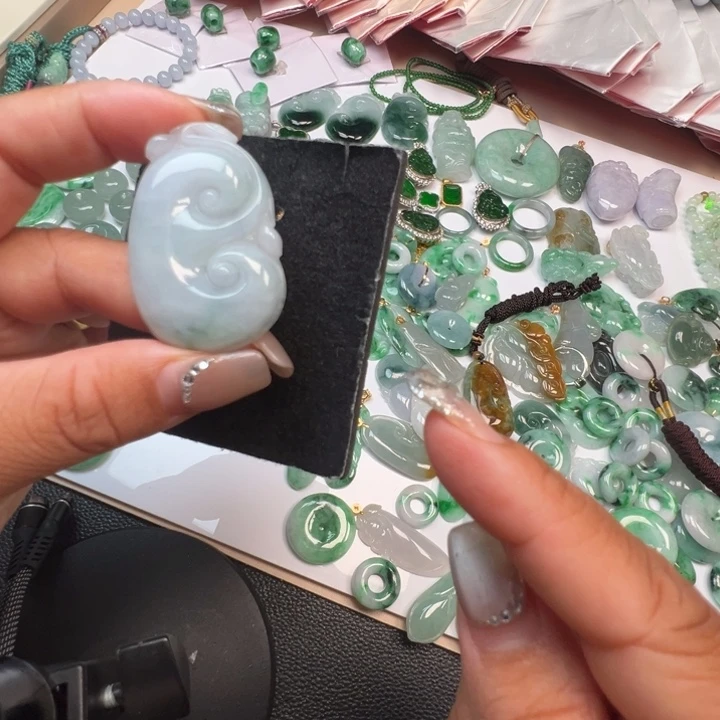 吊坠(不含链)未镶嵌翡翠81