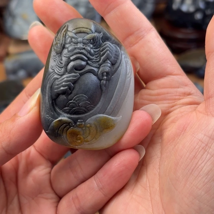 车***风和田玉未镶嵌颈饰