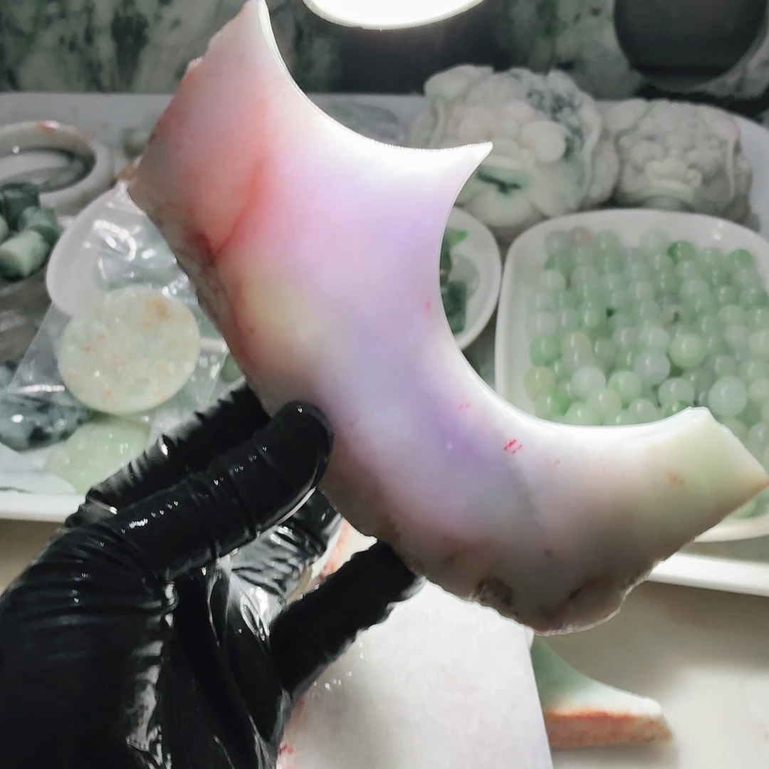 翡翠未镶嵌颈饰边角料
