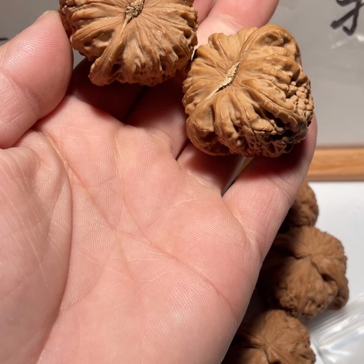 2***。把件文玩核桃核桃