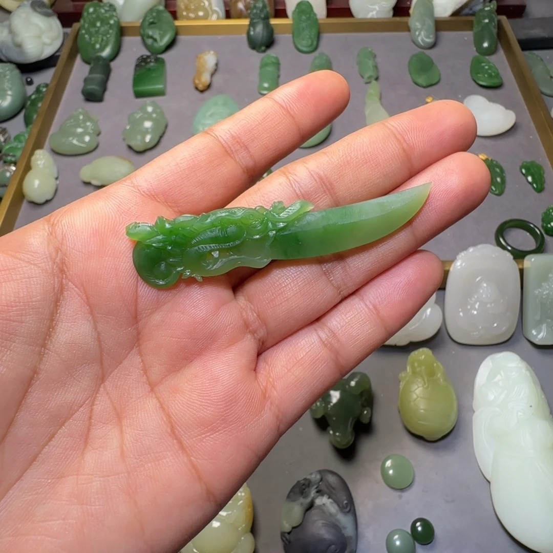s***雨和田玉未镶嵌颈饰