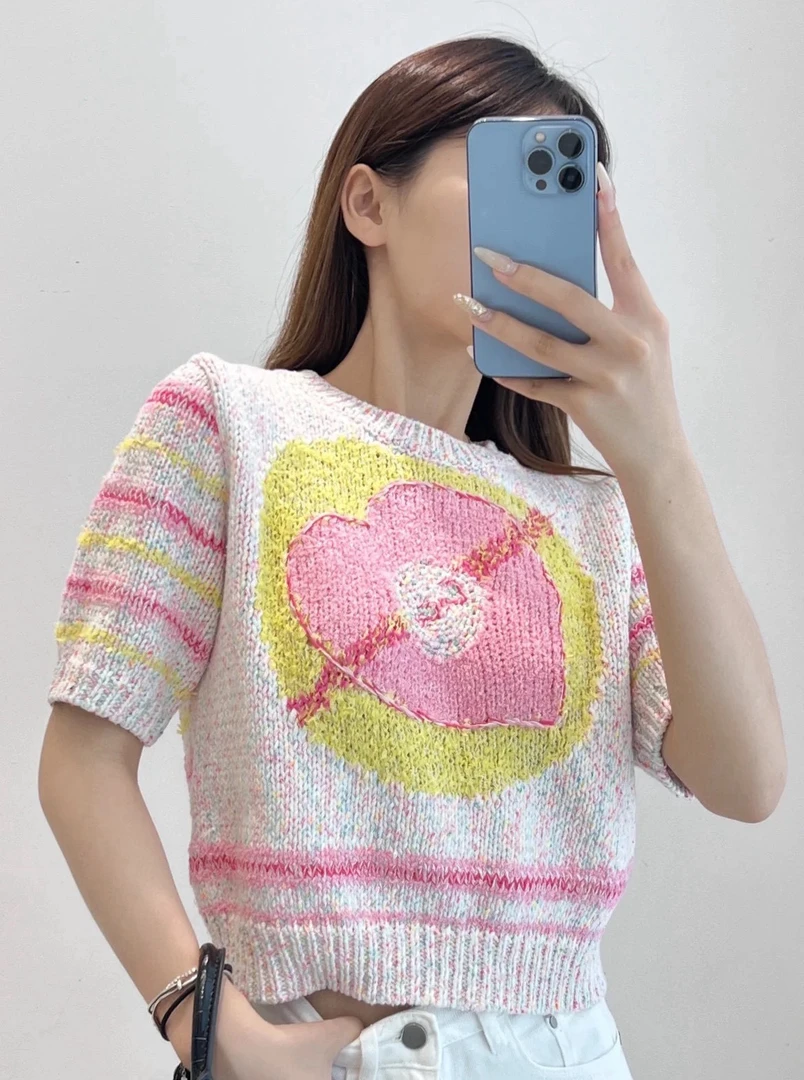 99新 Chanel/香奈儿 24新款 多巴胺爱心针织短袖  女款 糖果色