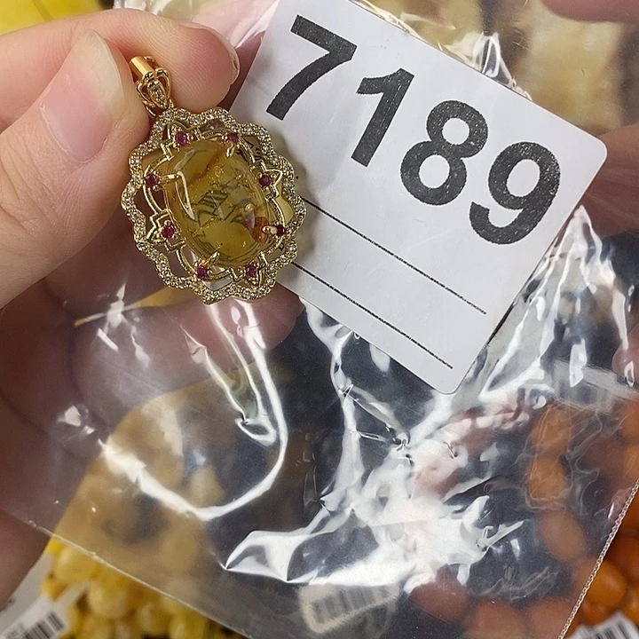 蜜蜡未镶嵌珠宝奇石