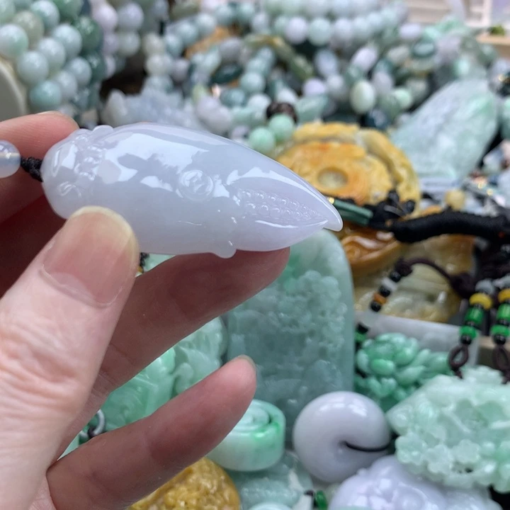 翡翠未镶嵌颈饰吊坠