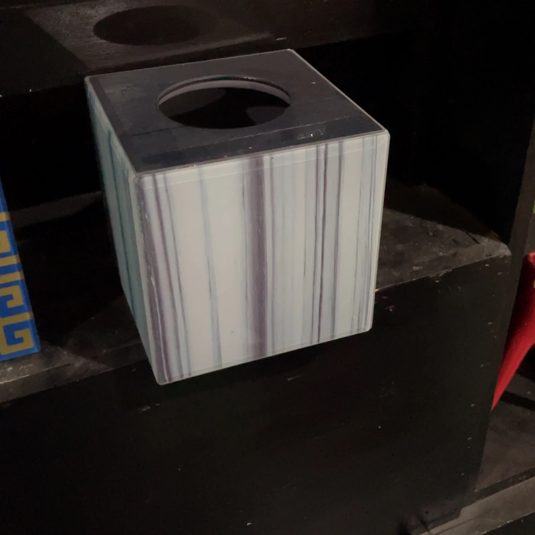 陶瓷花瓶，部分微瑕