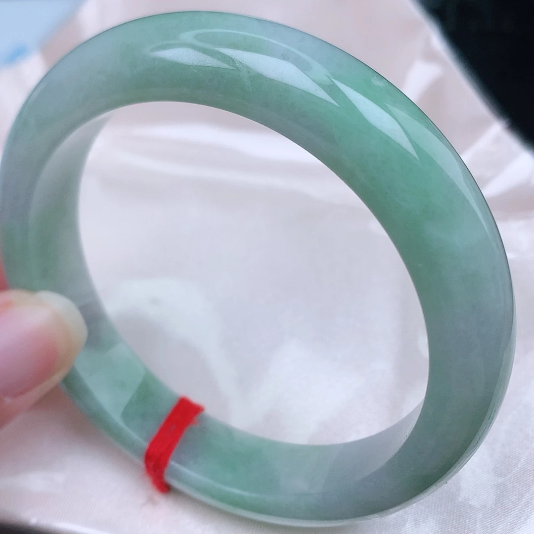 翡翠手镯未镶嵌天然