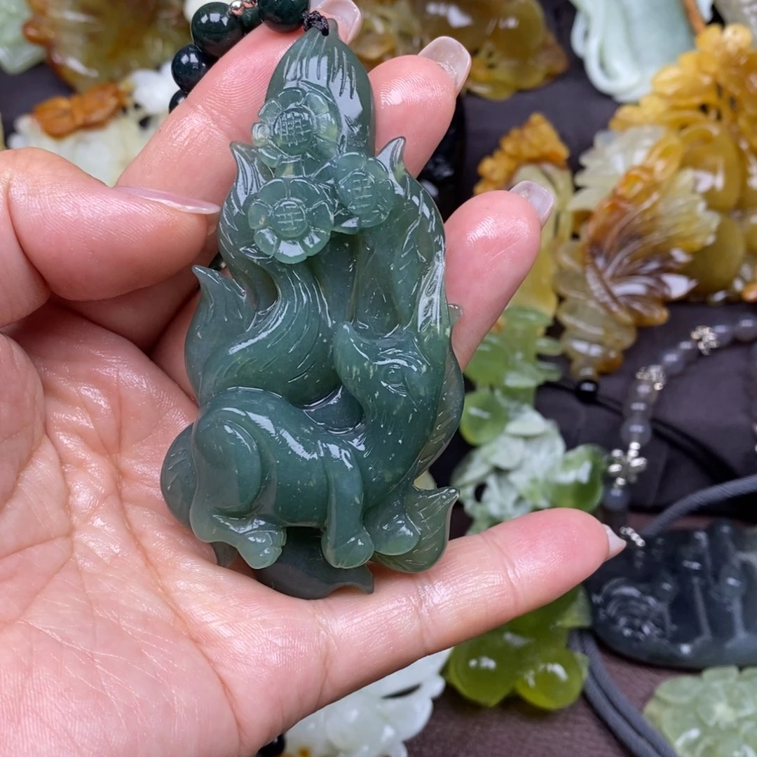 蛇纹石玉颈饰未镶嵌别*吵