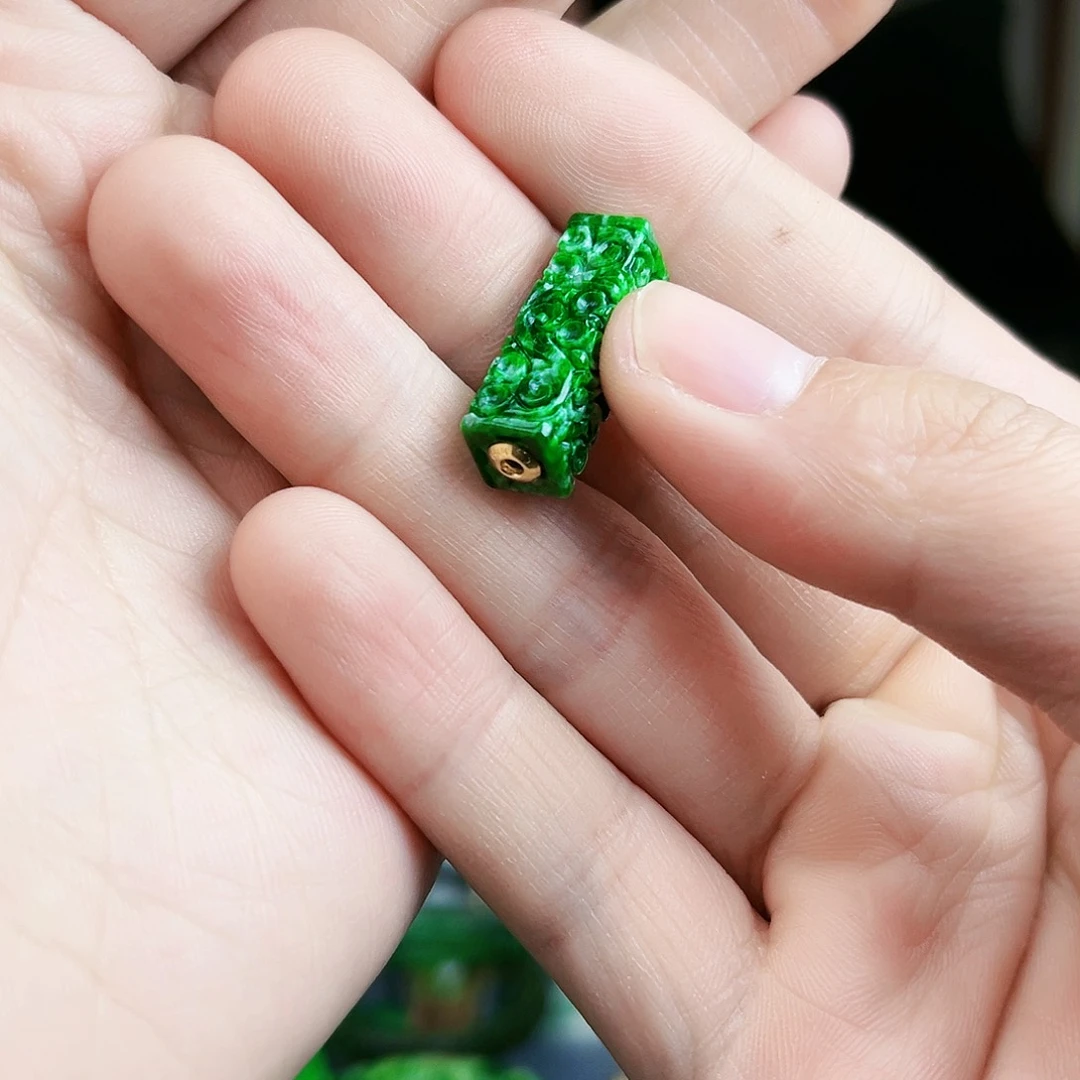 翡翠颈饰18K金镶嵌吊坠