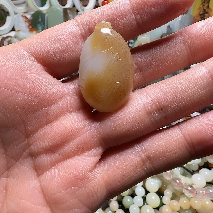 和田玉（糖玉）未镶嵌颈饰