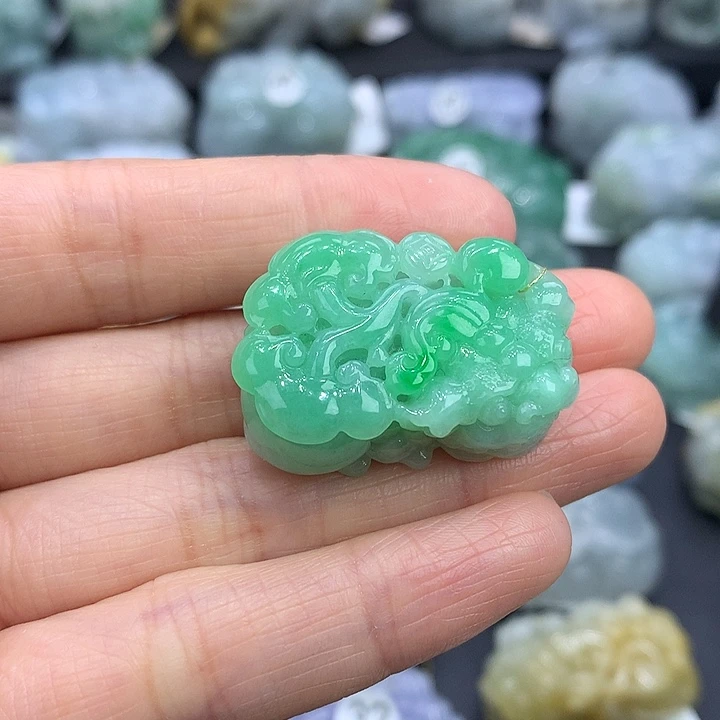 翡翠未镶嵌颈饰天然缅甸A货翡翠貔貅吊坠