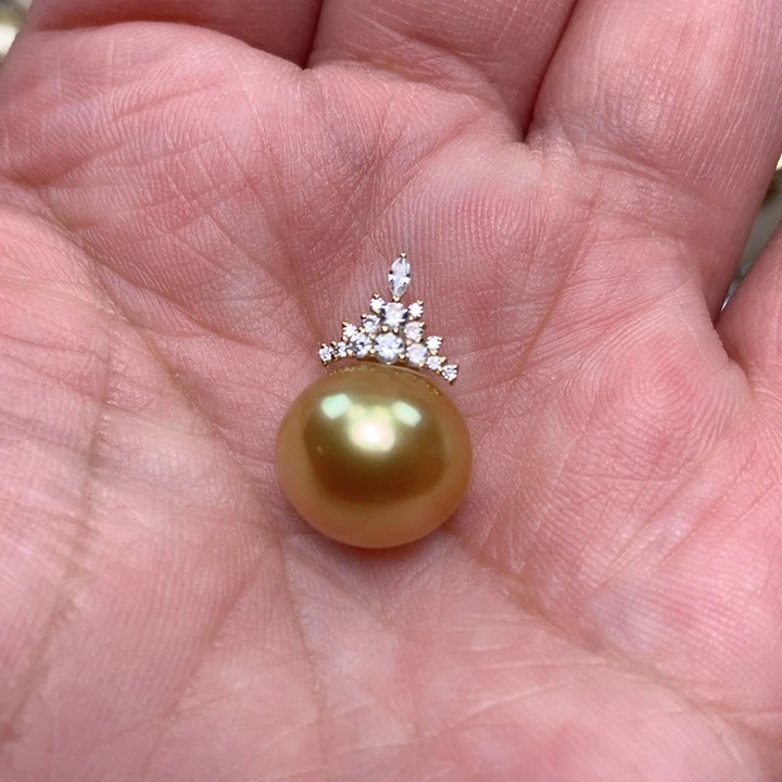 颈饰18K金镶嵌海水珍珠