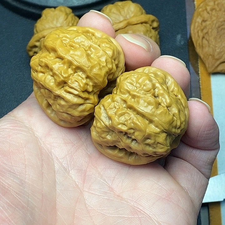 武***厚文玩核桃吊坠39尺蛤蟆头