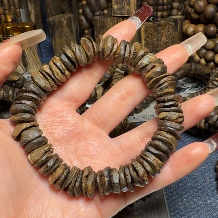 树脂制品值*白奇沉水树丁