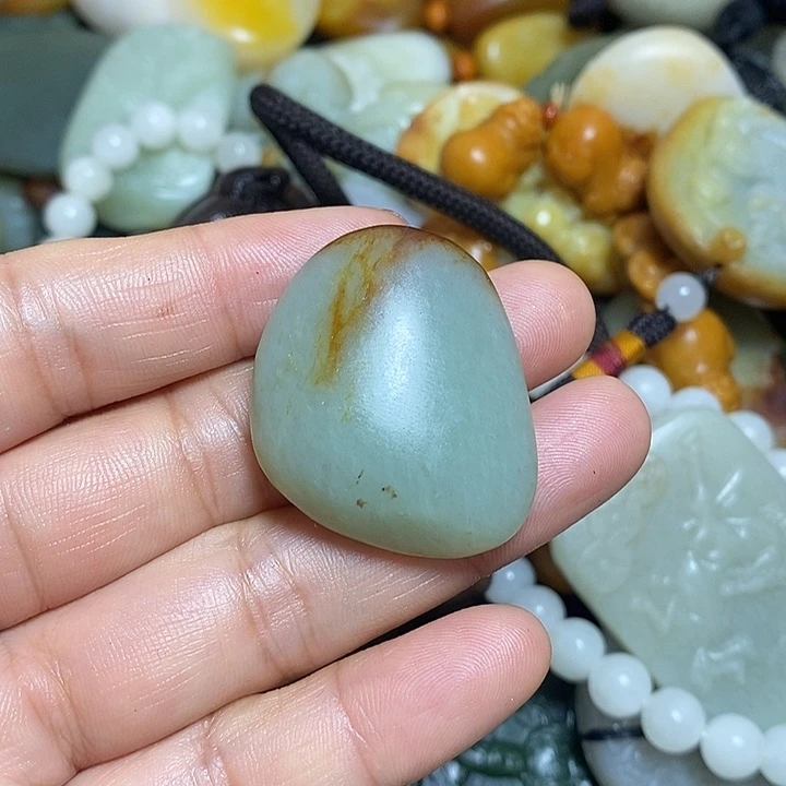 和田玉未镶嵌挂件