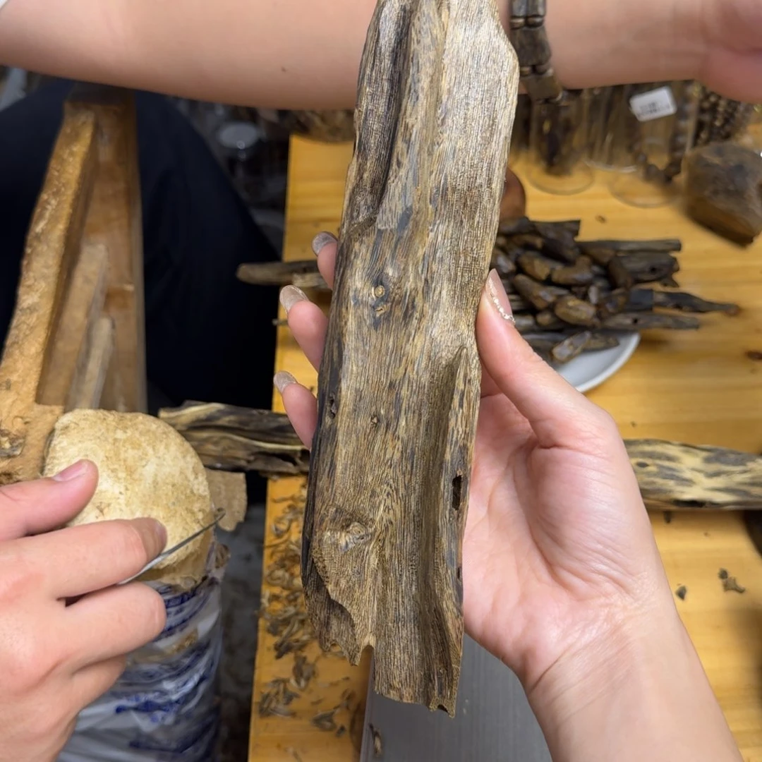 沉香手把件油叶子品种块料87克