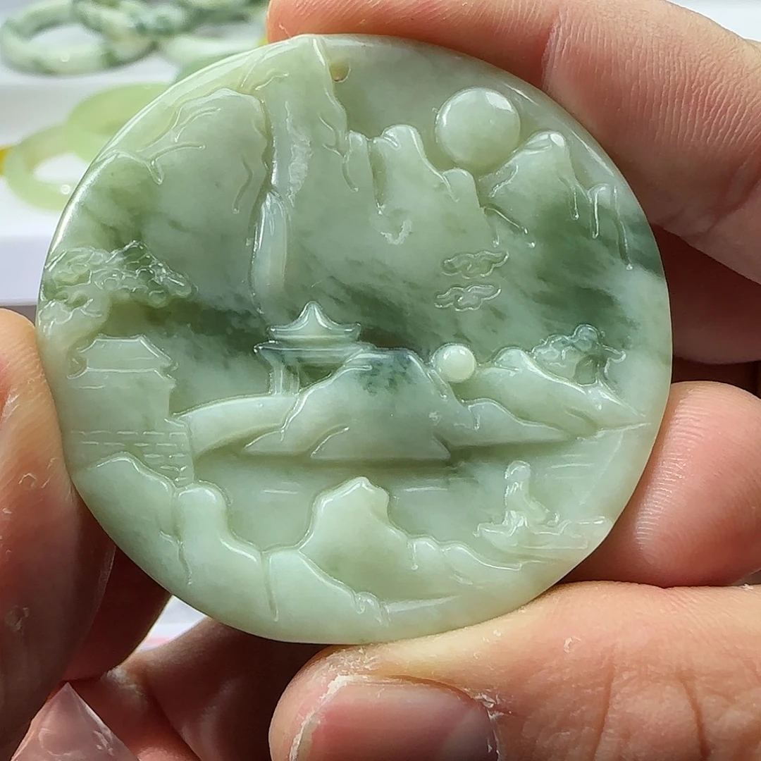 透闪石-蛇纹石玉未镶嵌颈饰