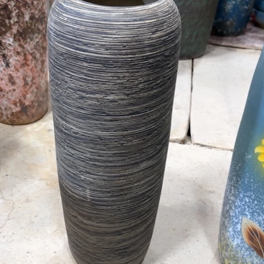 罐默认微瑕，有孔编号21-276