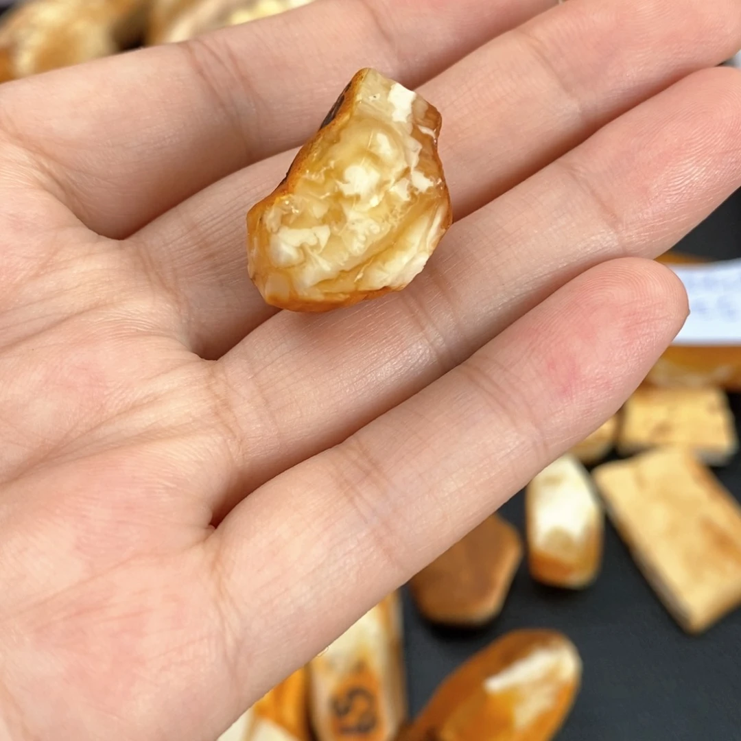 定制琥珀未镶嵌蜜蜡