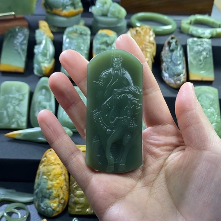 岫岩老玉（透闪石质玉）挂件未镶嵌故*归