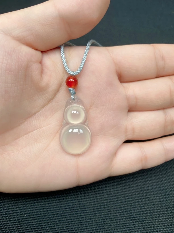 天然玛瑙玉髓吊坠大葫芦高冰高透配绳多样性发货