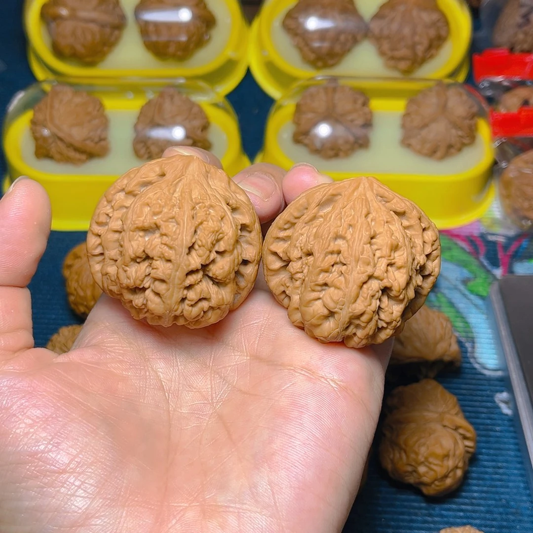 文玩核桃吊坠大粗筋