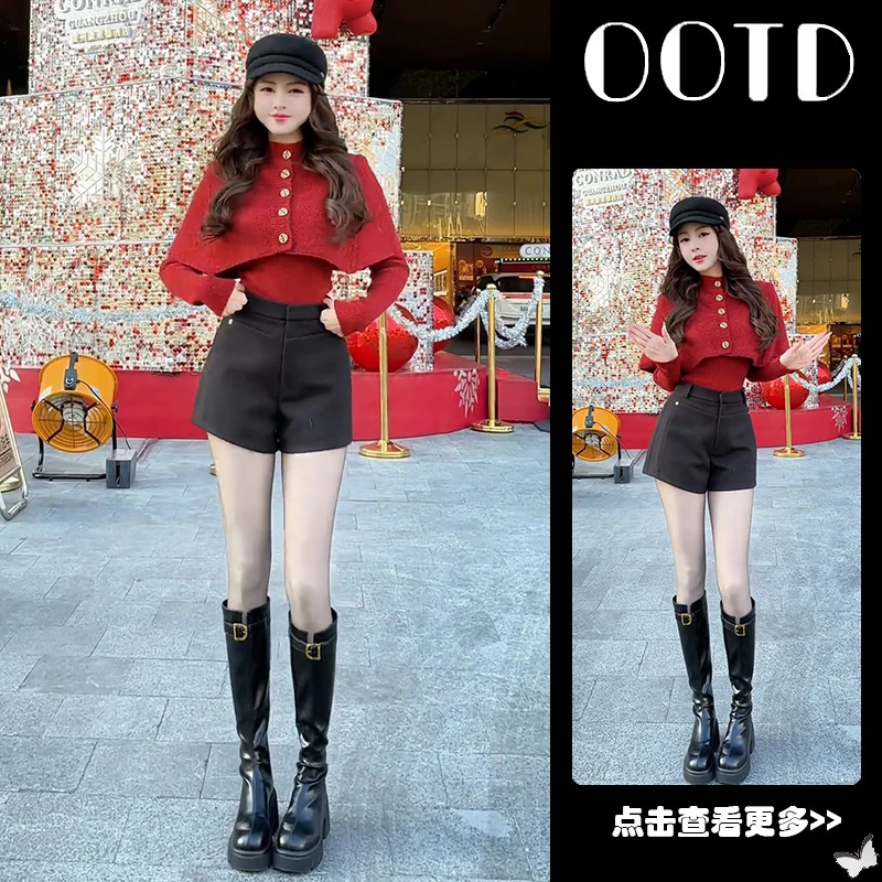 秋冬流行穿搭一整套女2025新年战袍红色斗篷针织衫百搭短裤两件套