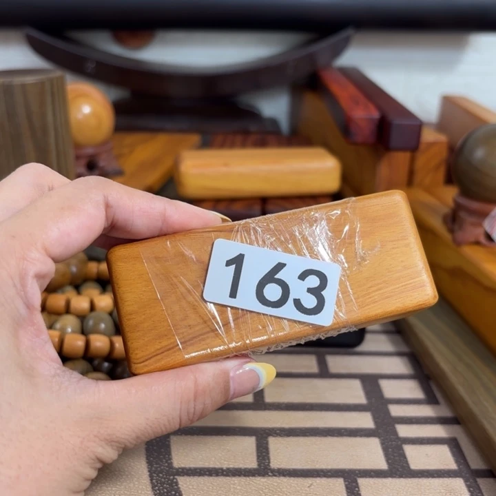 蓝***映木奶香木料制作工艺