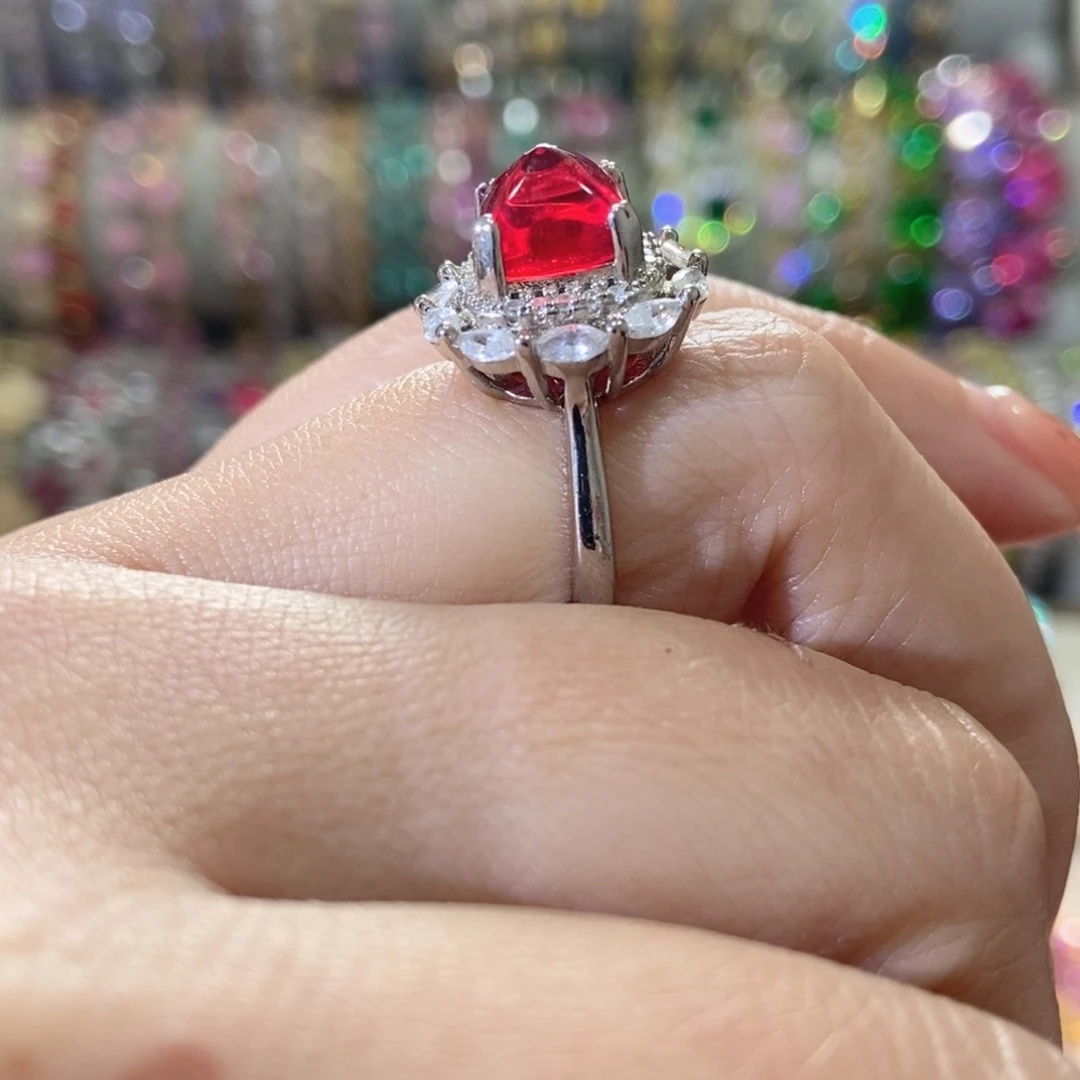 66锆石（处理）戒指