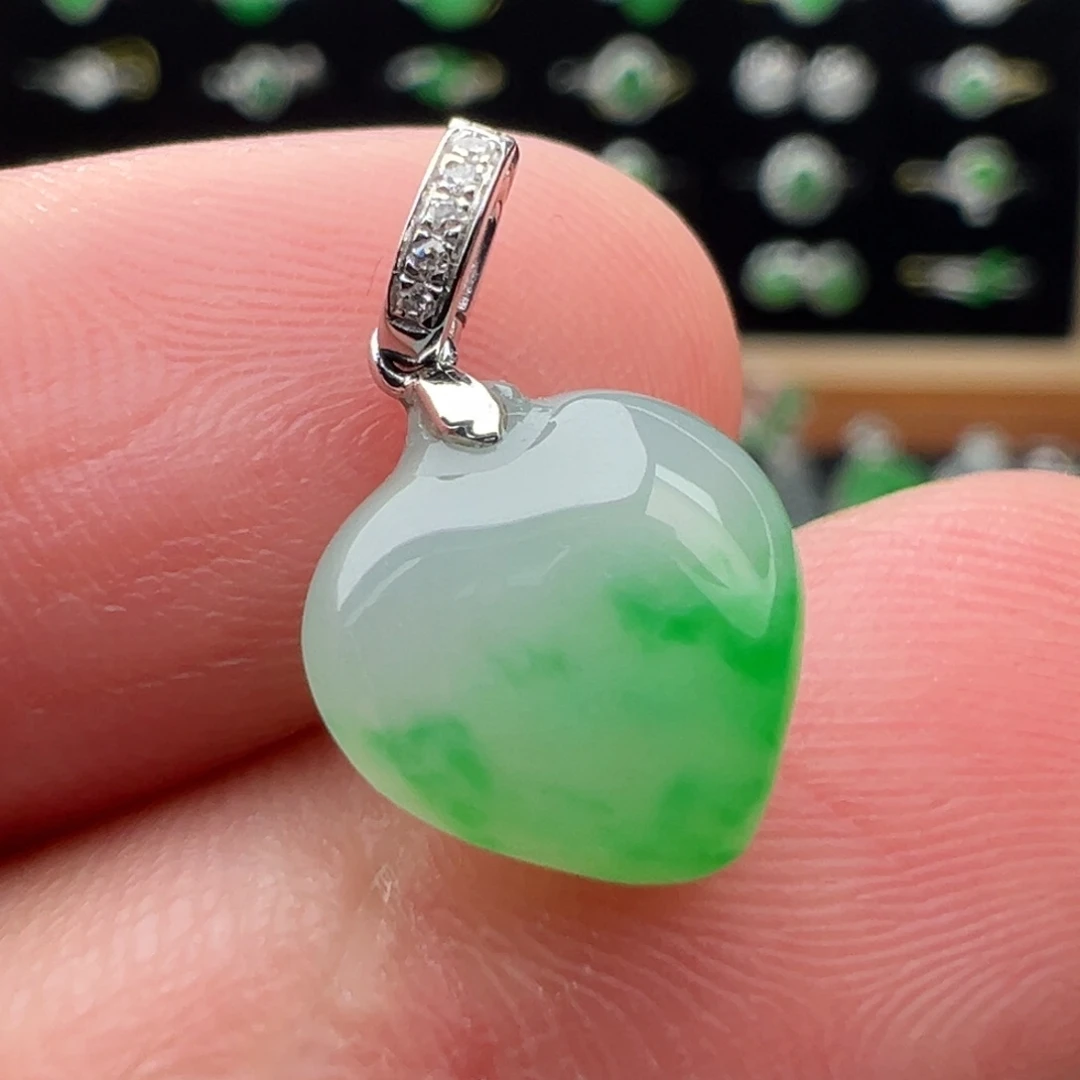 翡翠18K金镶嵌颈饰心10.5