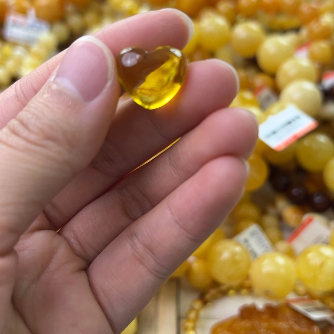 琥珀珠宝奇石未镶嵌