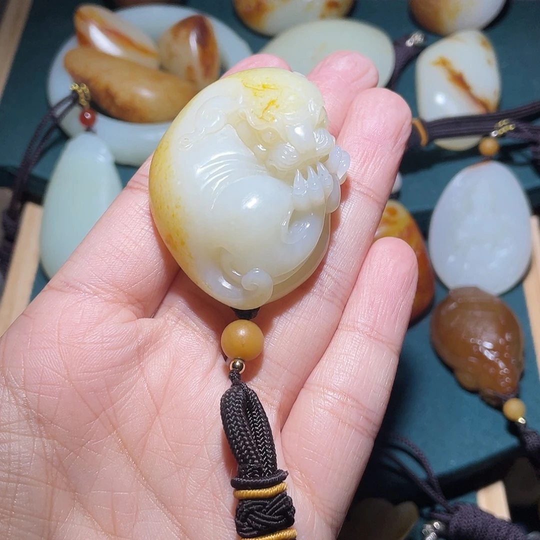 羡***.和田玉未镶嵌颈饰