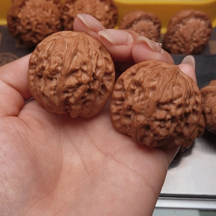 文玩核桃吊坠38野狼