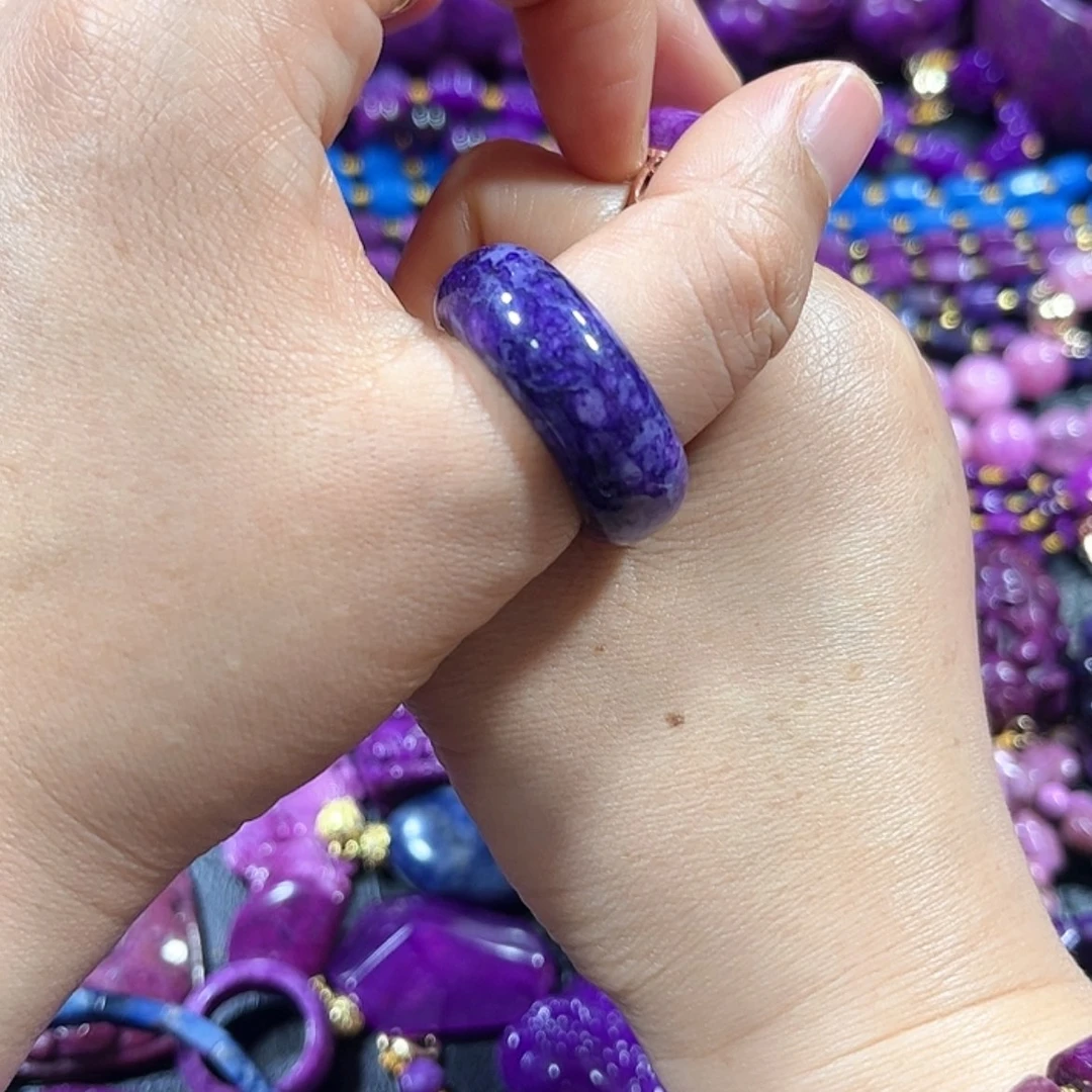 【闪购商品】琉璃颈饰舒具石老油料52