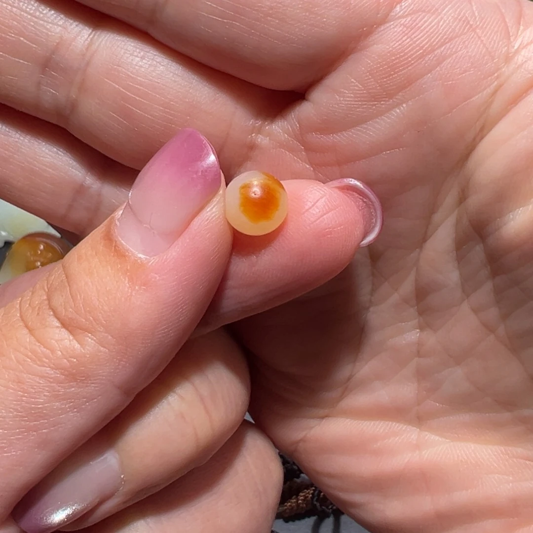 颈饰未镶嵌和田玉老***?