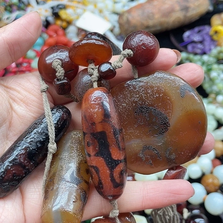 娇***巅玛瑙/玉髓未镶嵌颈饰