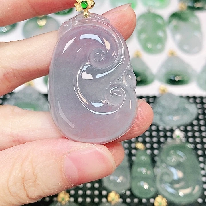 翡翠18K金镶嵌颈饰