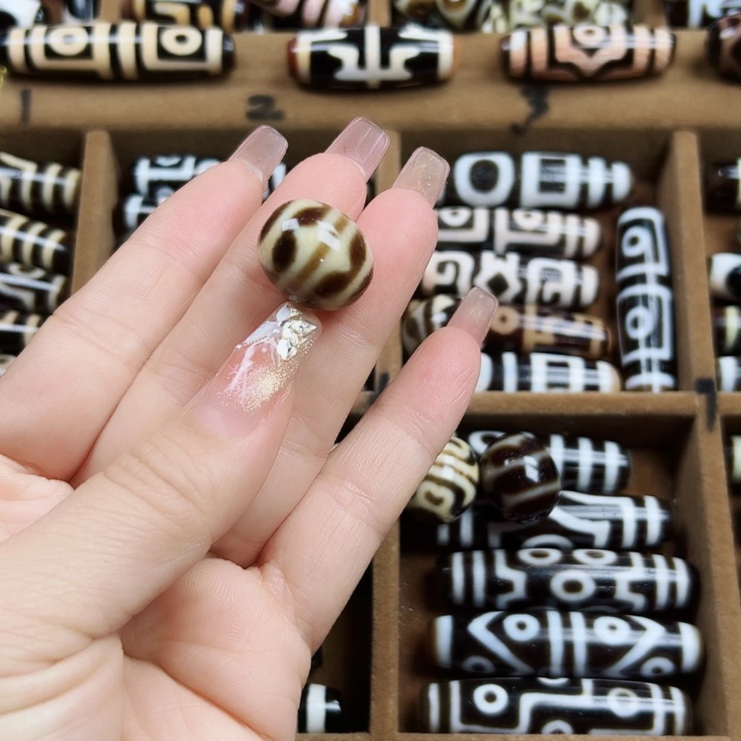 玛瑙/玉髓颈饰未镶嵌九*